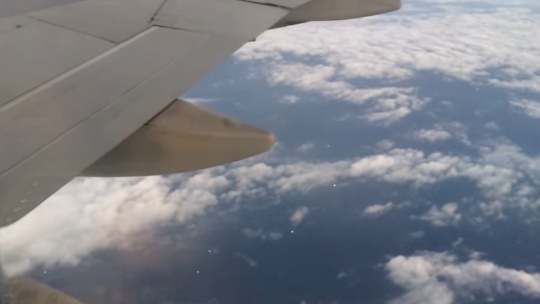 175 pasajeros se sorprendieron al ver a la tripulación de un OVNI rodear el avión, en un vuelo de Luxemburgo a Italia