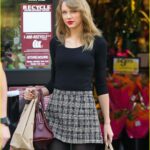 Taylor Swift’s simple fashion style but we can’t fault it