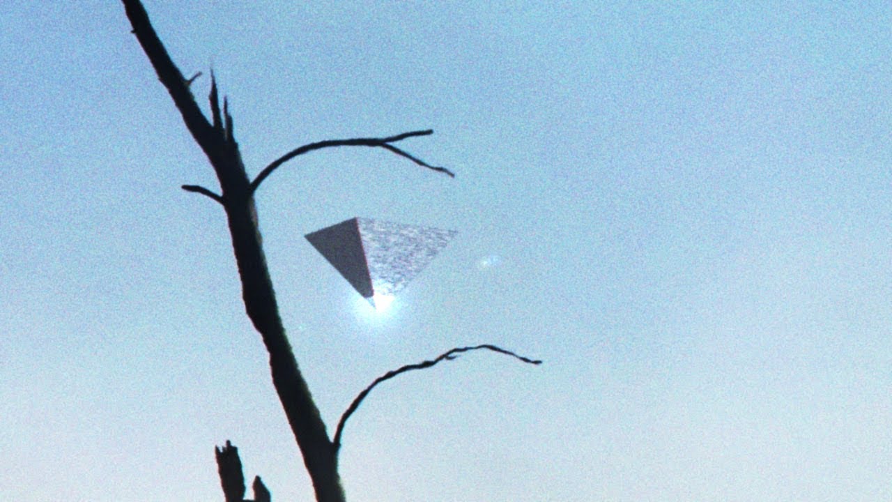 OVNI pirámide invertida en Chile captado por dash cam (VIDEO)